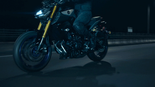 True-motion-pictures-film-production-company-berlin-germany-advertising-commercial-for-yamaha-D I • A L